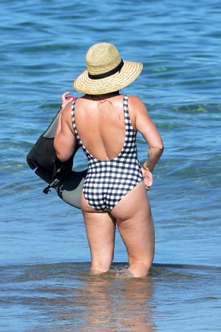Hilary Duff in Thong