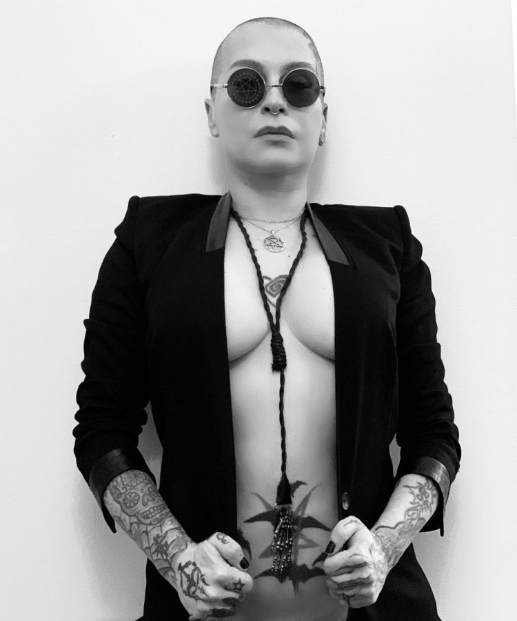 Nargiz Zakirova Golaya