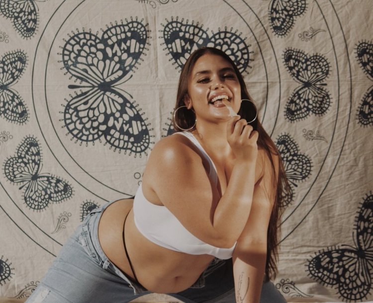 Yum yum girl from Brazil