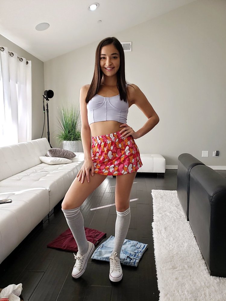 Emily Willis legs