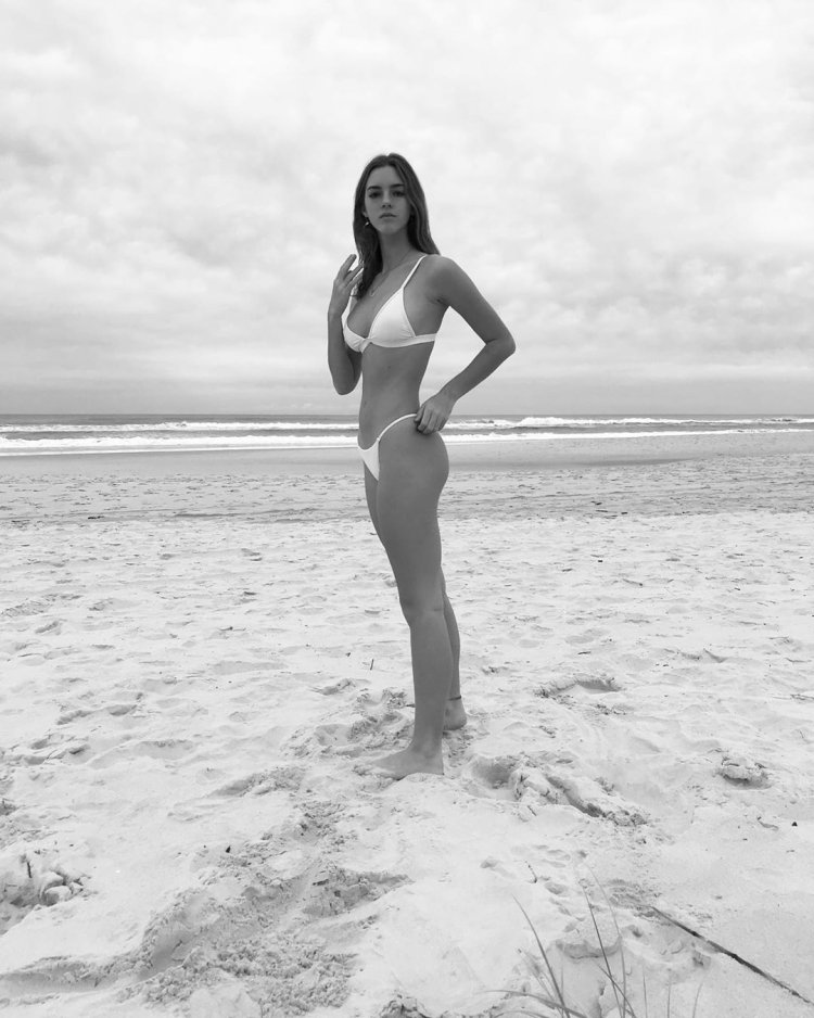 Emily Feld Toples