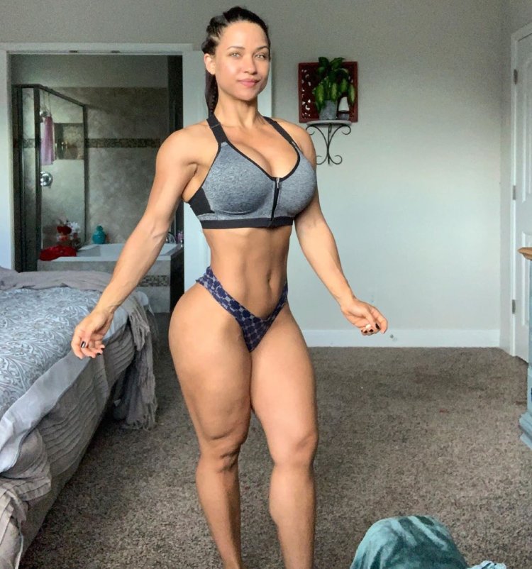 Chanel West Coast Hot