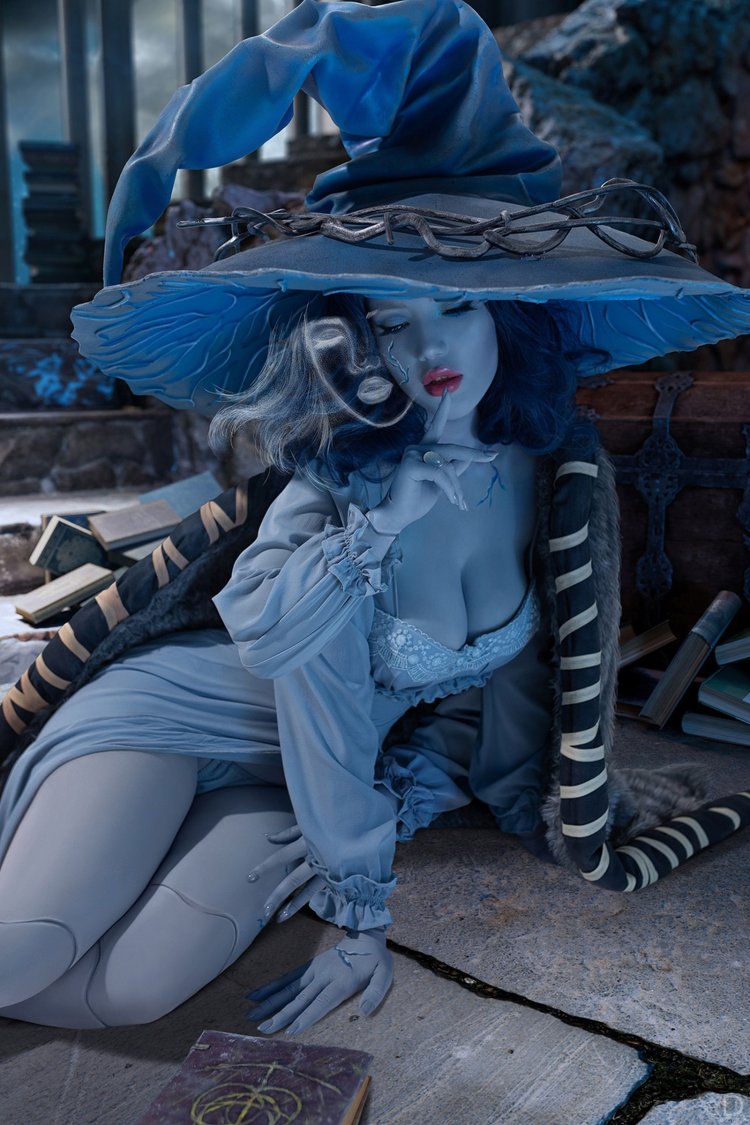 Lada Lumos chest