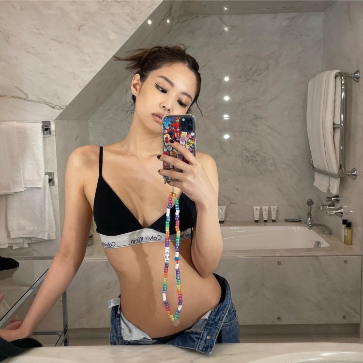Jenny Blackpink in underwear