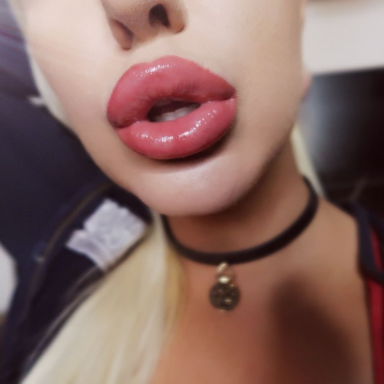 Open lips of girls