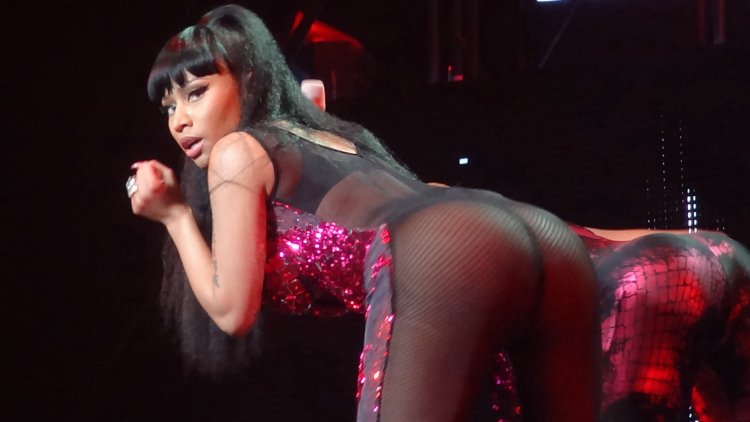 Nicky Minage 18 photos+