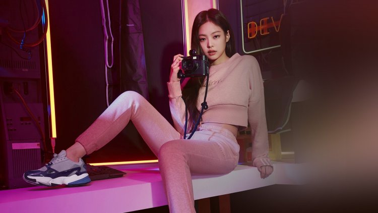 Jenny Black Pink 2022