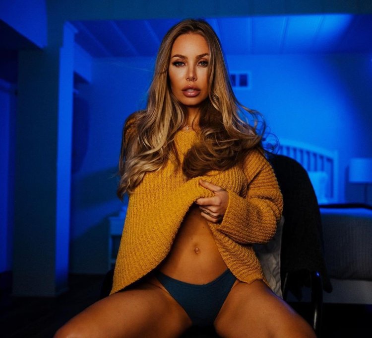 Nicole Eniston 2018
