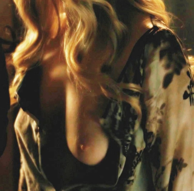 Amanda Seyfrid striptease