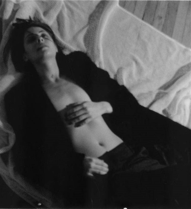 Willa Holland without a bra