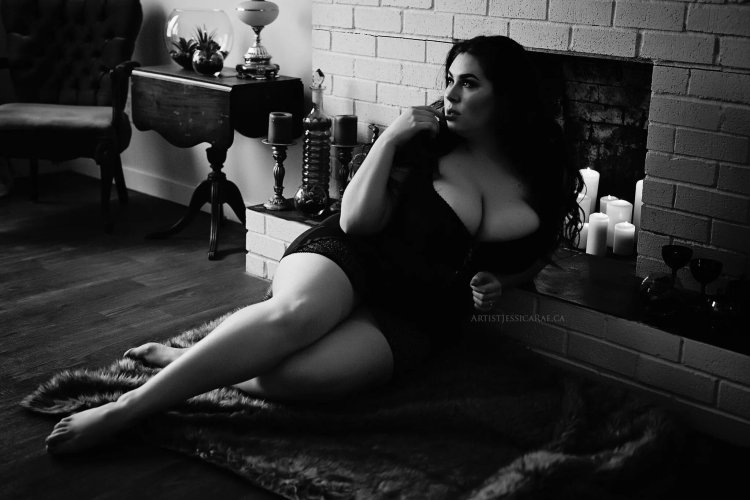 Angelina Ivanova plus saz