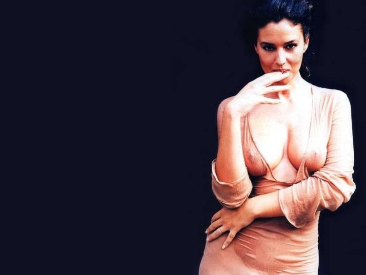 Monica Bellucci in youth hot