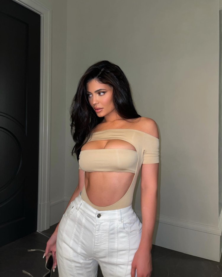 Kylie Jenner chest