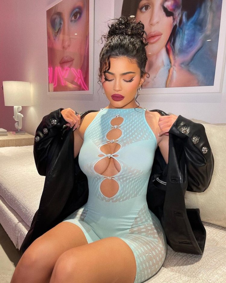 Kylie Jenner chest 2020