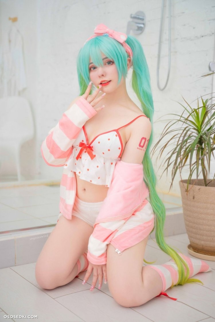 Saya Scarlet Plum