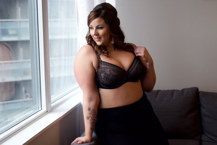 Model Plus Saise Sarah
