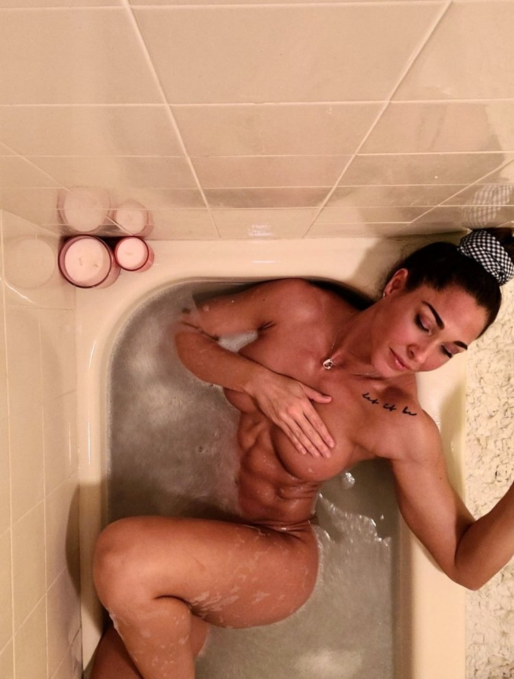 Laura Marie Masse @laramariemasse naked
