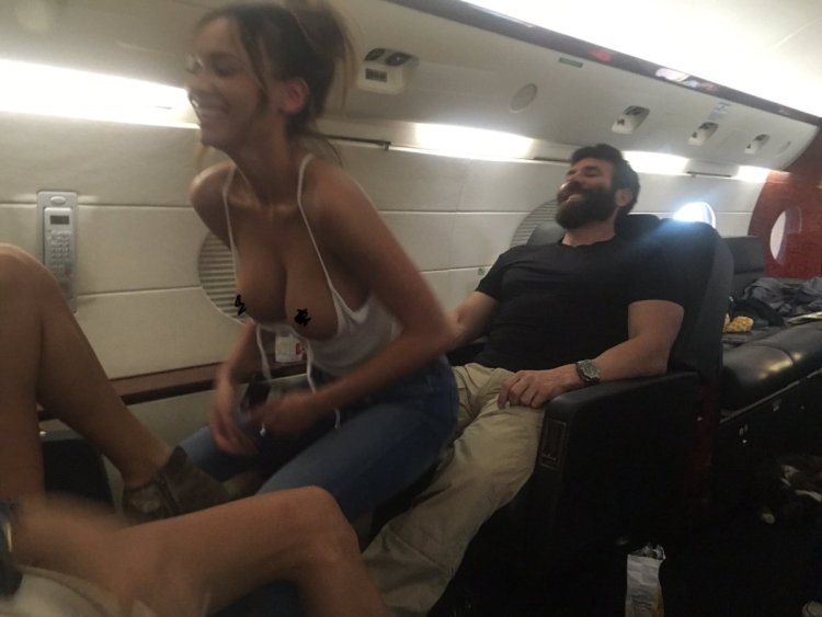 Dan Bilserian and his girls Nude