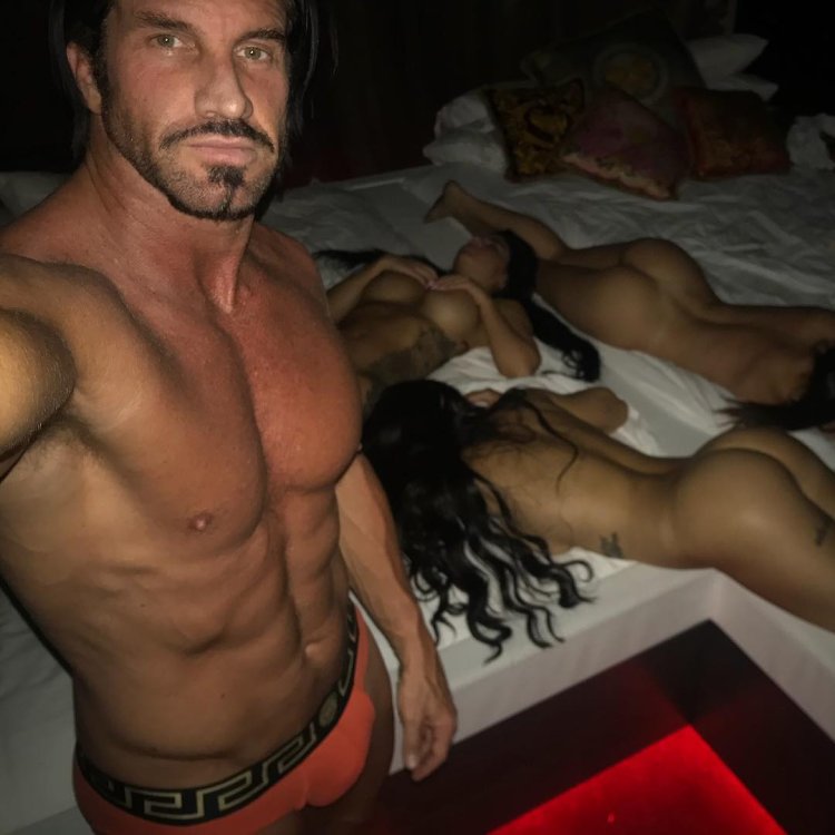 Naked billionaires real photo