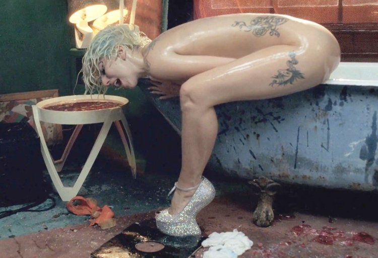 Lady Gaga Naked in the bathroom