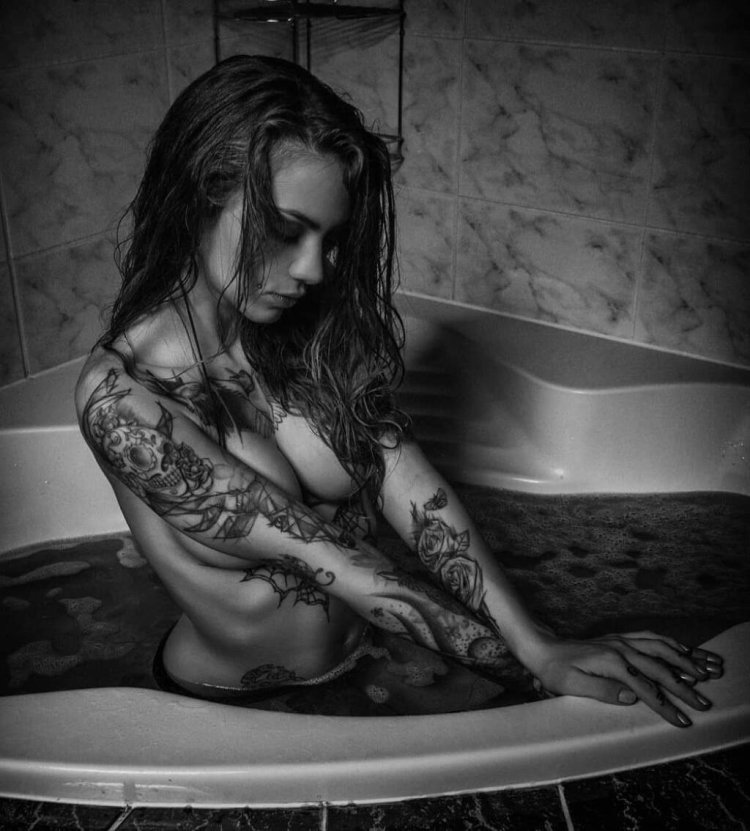 Jackie Janzer Model Hot Nu NU