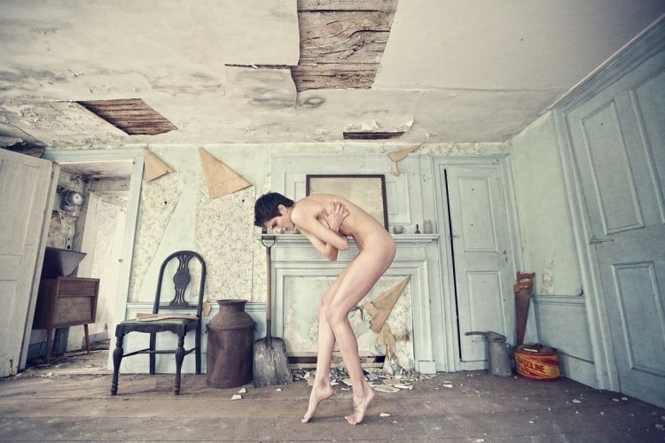 Naked in abandoned places