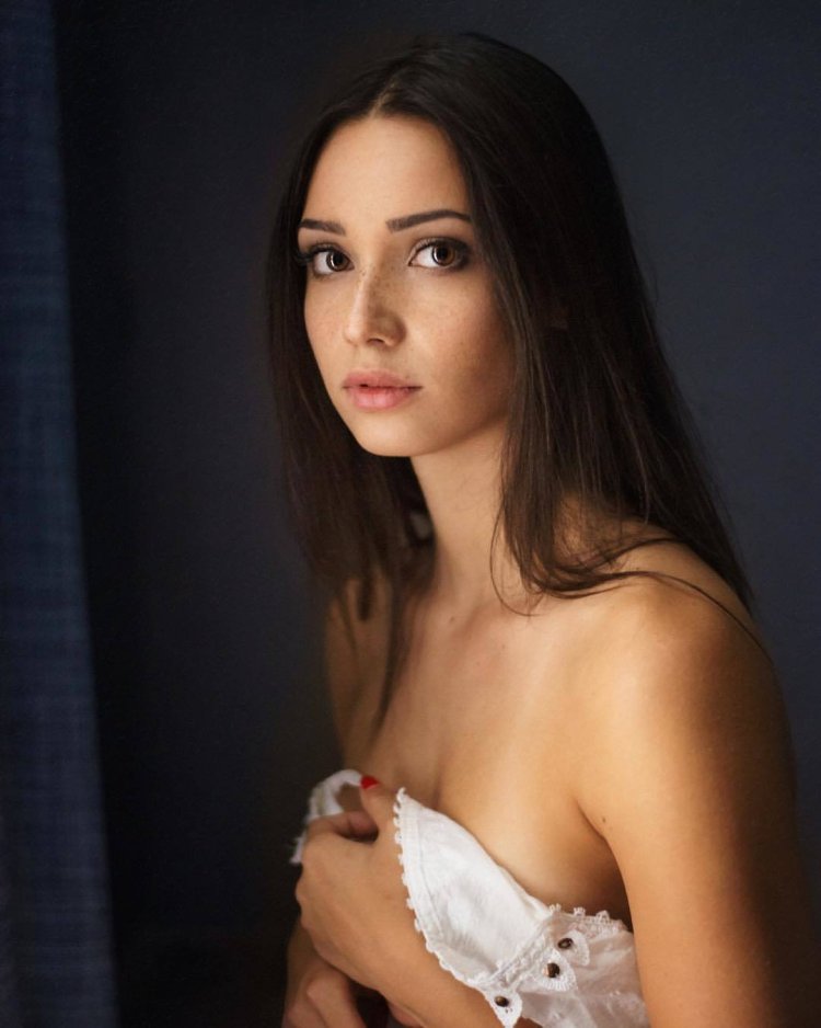 Model: Mariya Volokh