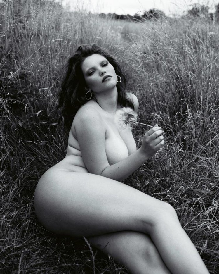Samantha Herman's tooth nude