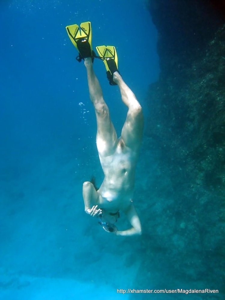 Diving Nu
