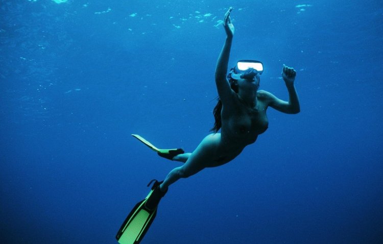 Nude snorkeling