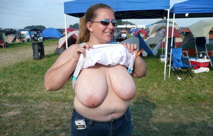 Mature tits in shorts private