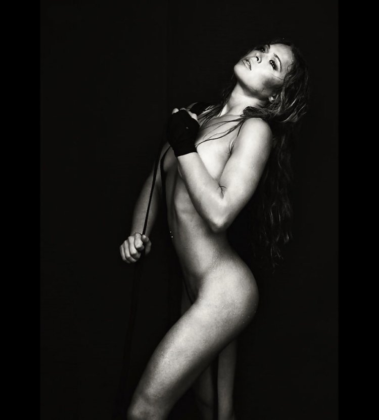 Ronda Rosie naked photo session