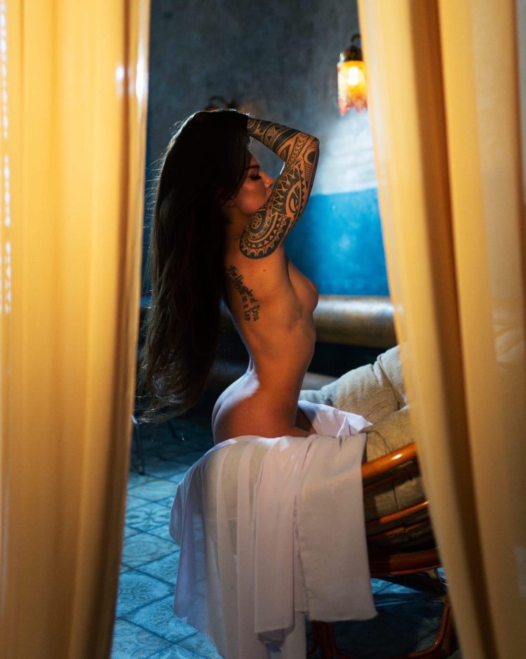 Lilia Chromova Naked model