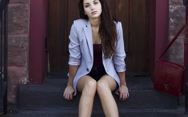 Emily Rudd Ero