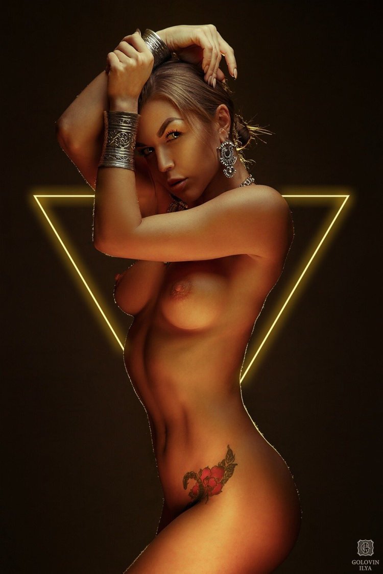 Sexy ass Anna Grace