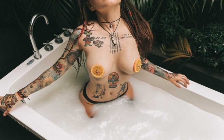 Erotic photos of Val Midwest