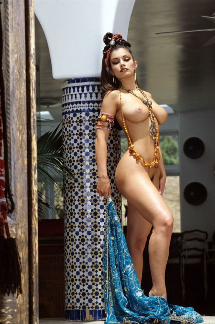 Naked women Muslims