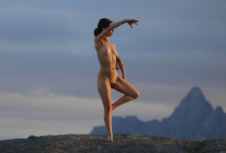 Naked women mountaineers