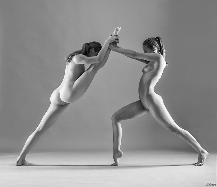 Erotic dancing girls