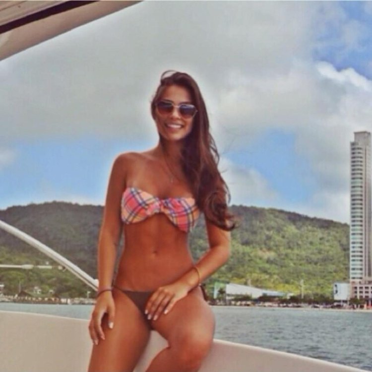 Maria Tavarez and Neymar
