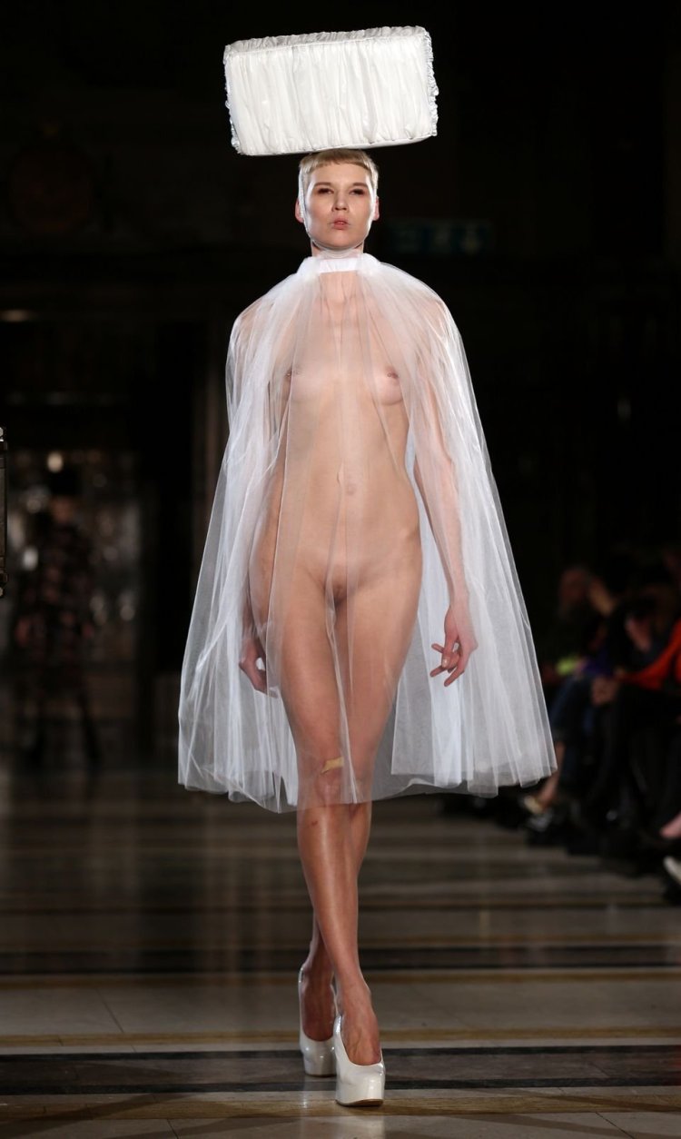 Eniko Mikhalik model naked