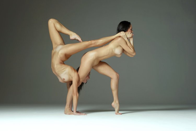 Melissa Mendini Sexy Yoga
