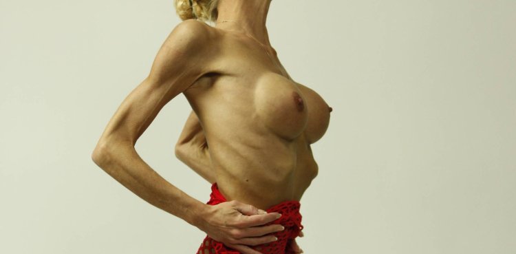 Scarlet pubes