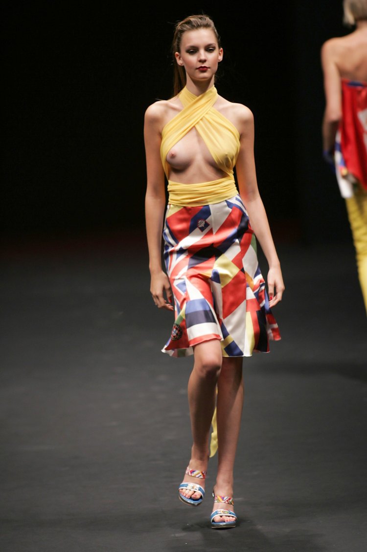 Naked women without clothes