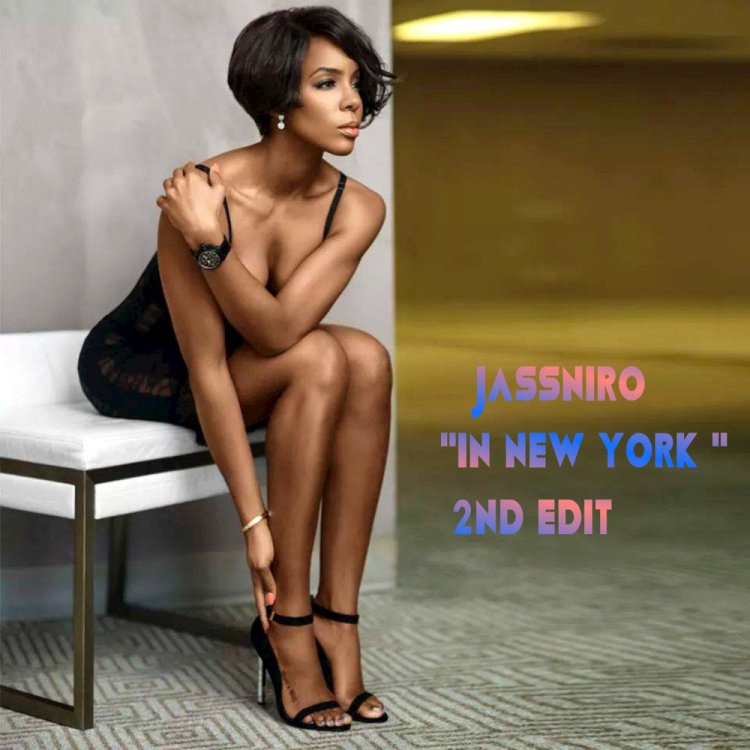 Kelly Rowland legs