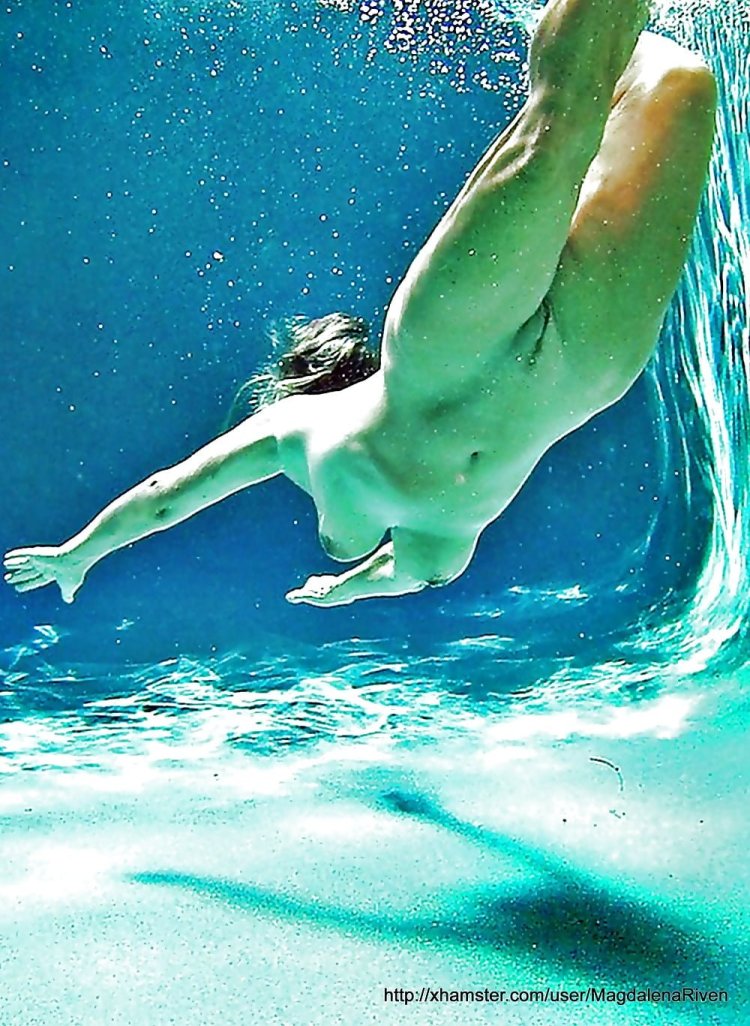 Girls under water without clothes
