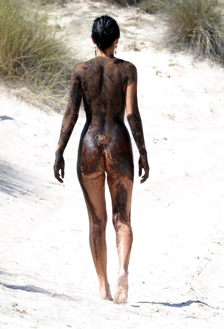 Lucie Topless On the Shore Lucie Topless On the Shore