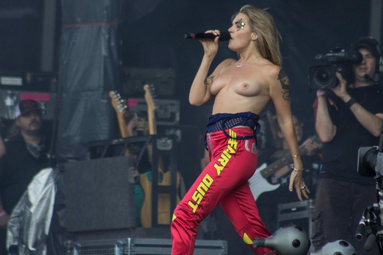 TOVE LO LIVE AT óS Fest 2019 Breast Nude