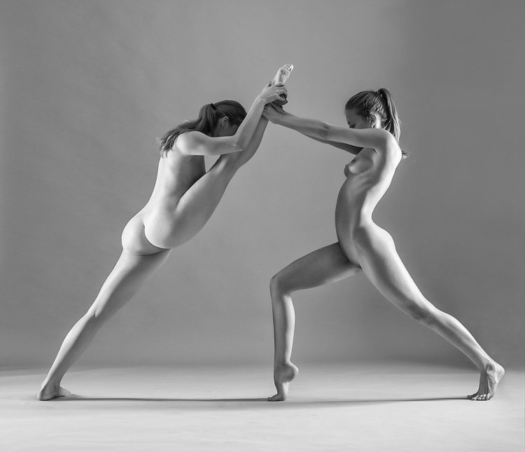 Erotic dances of girls