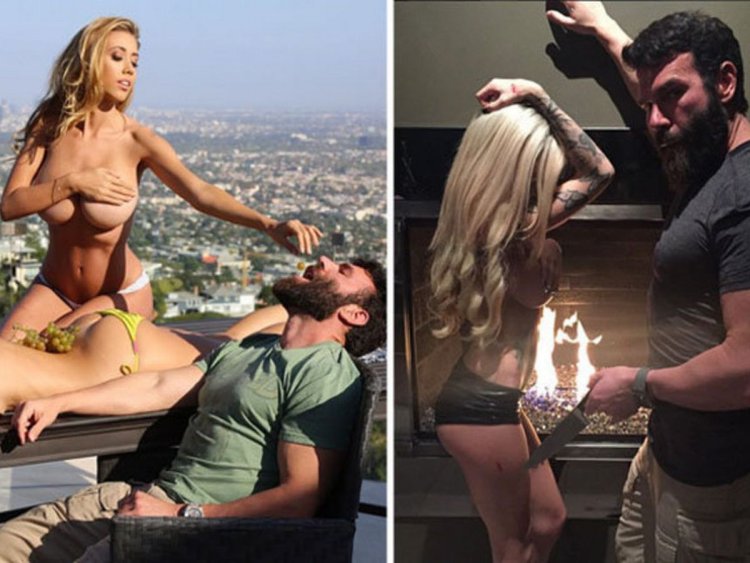 Kate Apton Selfie boobs